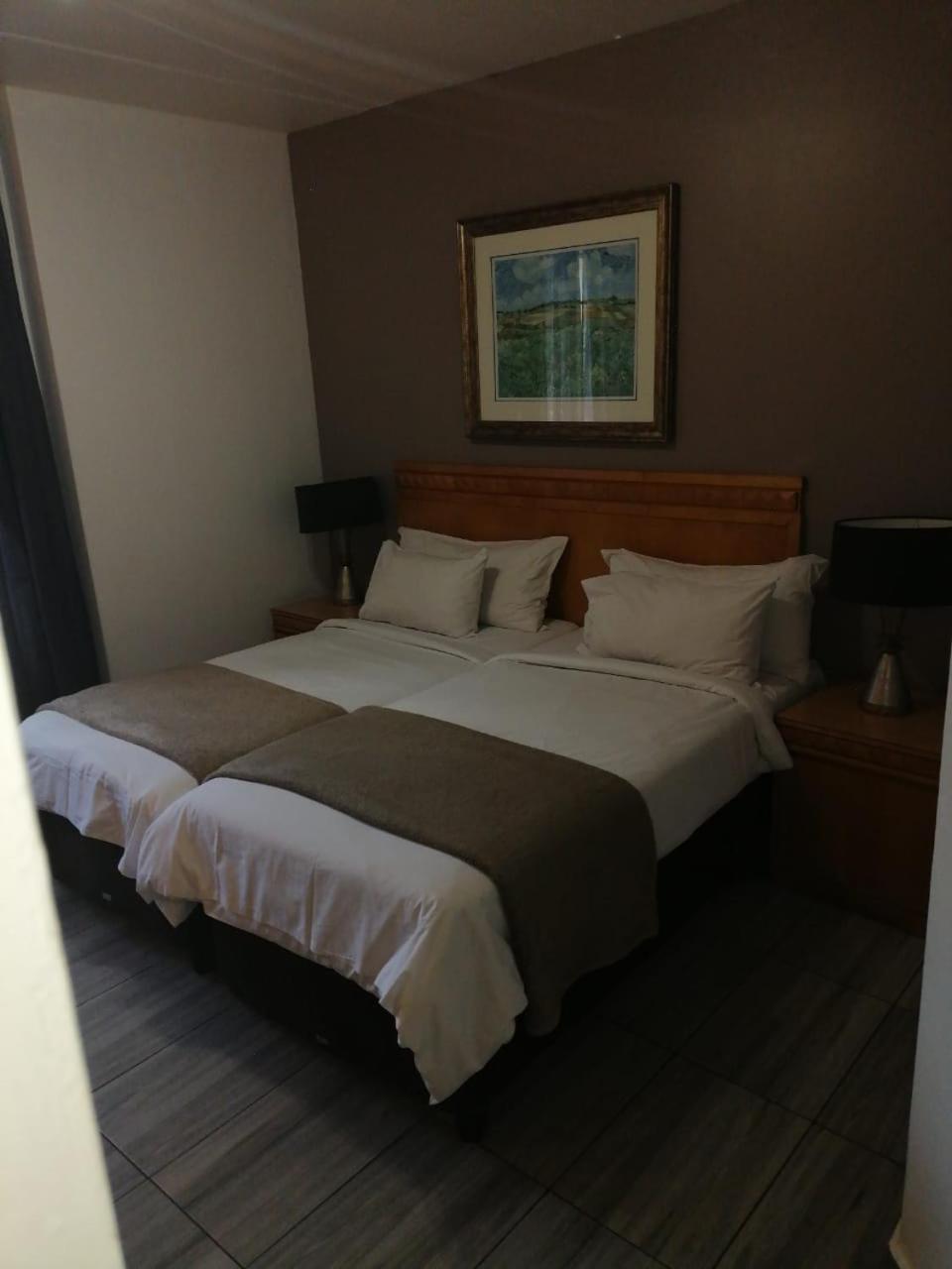 Airport Inn And Suites Edenvale Exterior foto