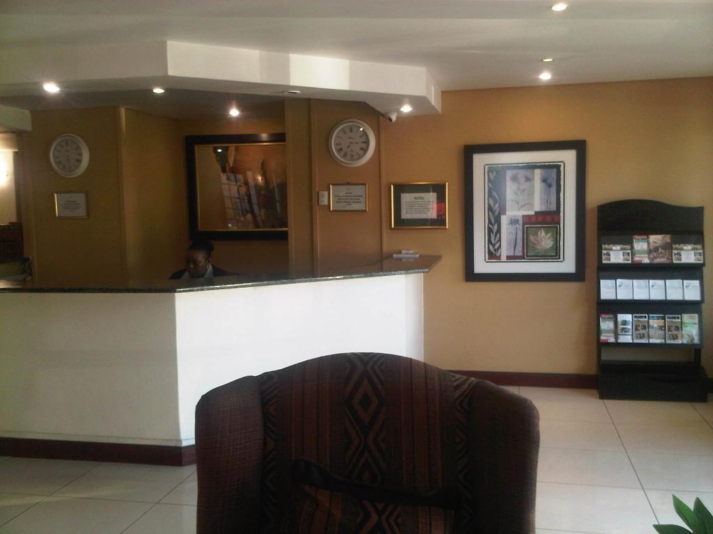 Airport Inn And Suites Edenvale Exterior foto