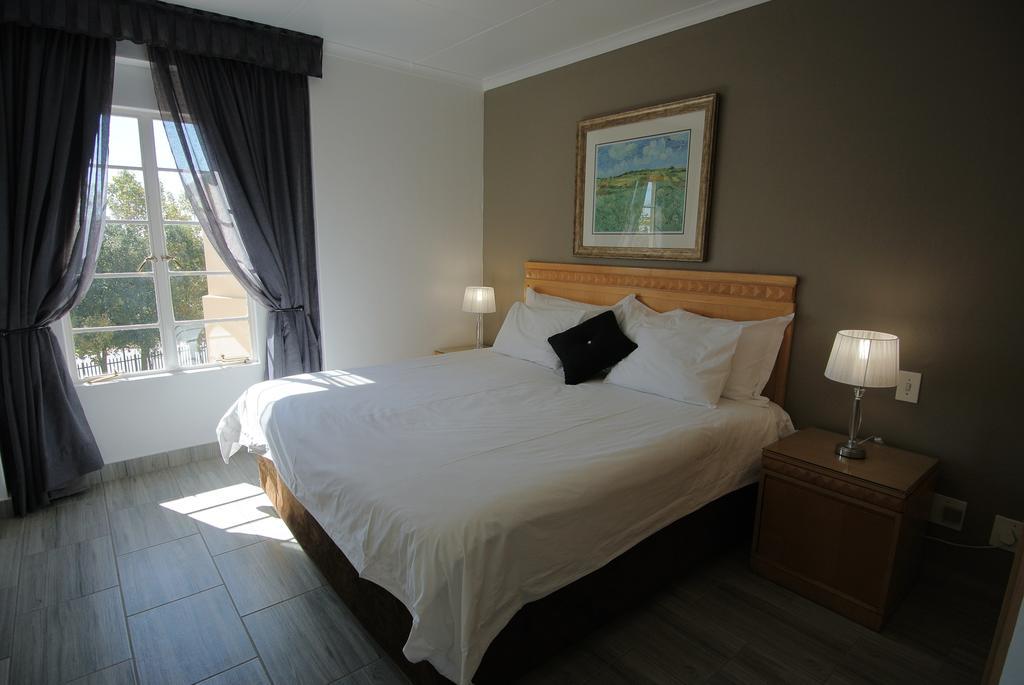 Airport Inn And Suites Edenvale Exterior foto